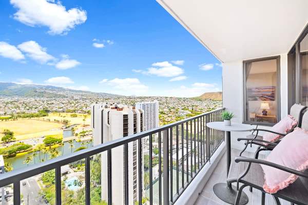 Beautiful mountain views from the lanai