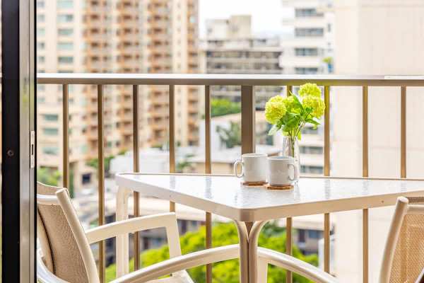Great city views from your lanai!