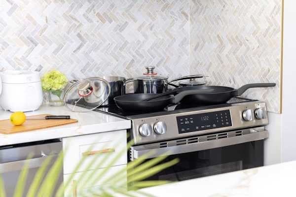 From quick breakfasts to gourmet dinners, our fully-equipped kitchen provides everything you need for a stress-free stay.