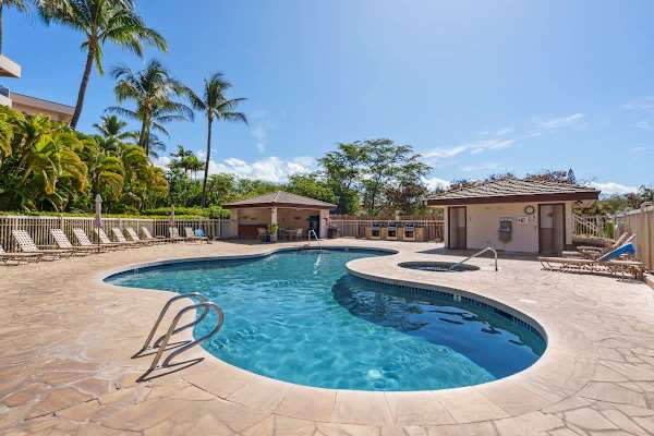 Maui Banyan condo w/ BBQ grill and pool