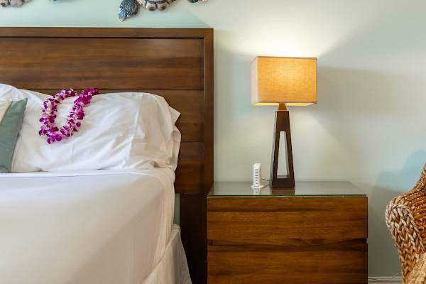 Island living - lanai, pool & beach essentials