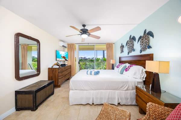 Island living - lanai, pool & beach essentials