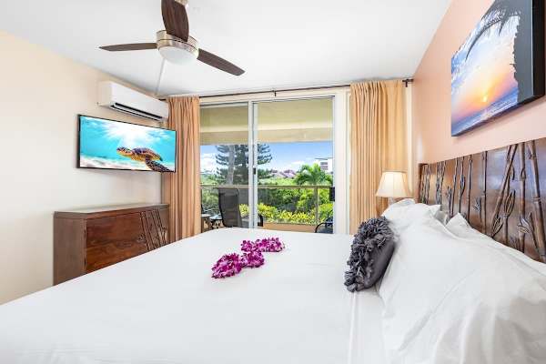 Island living - lanai, pool & beach essentials