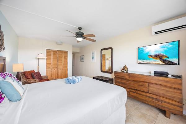 Island living - lanai, pool & beach essentials
