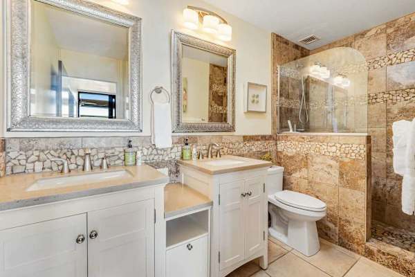 Bright Bathroom with Modern Comforts
