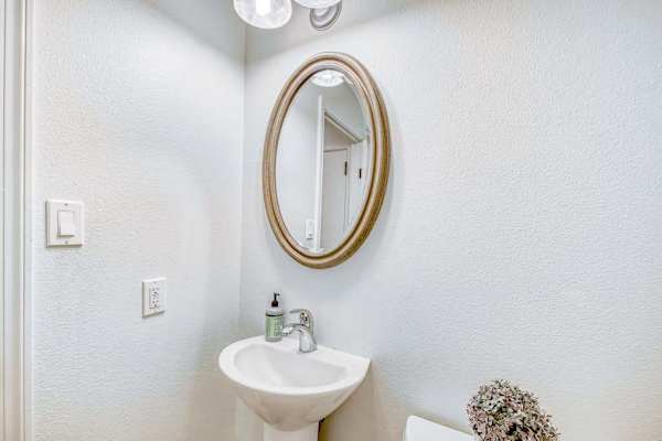 Convenient half bathroom for guests
