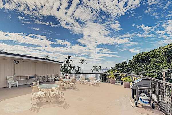 Panoramic Rooftop Views Await