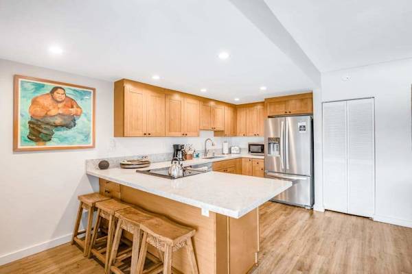 Modern Kitchen With Breakfast Bar