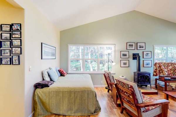 Welcoming Lounge Perfect For Unwinding