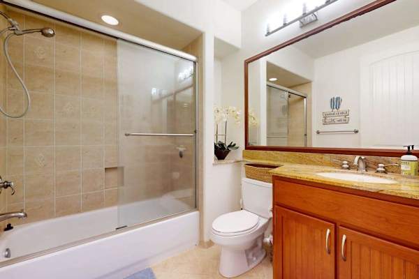 Spa Style Bathroom With Soaking Tub