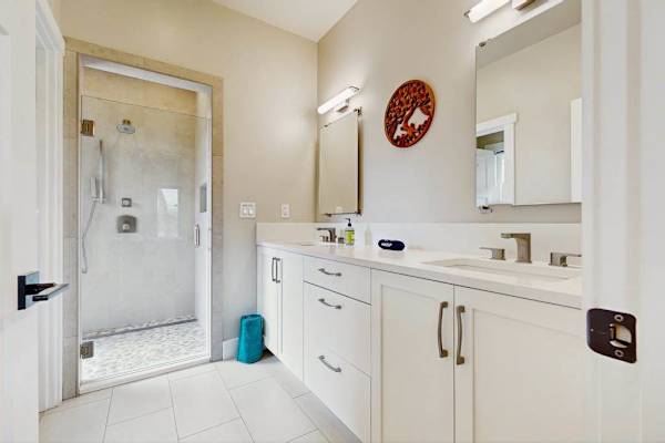 Spa Style Ensuite With Walk In Shower