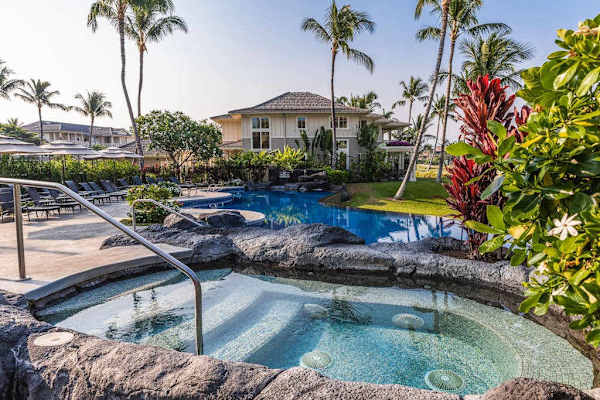 Tropical Outdoor Hot Tub & Resort Swimming Pool