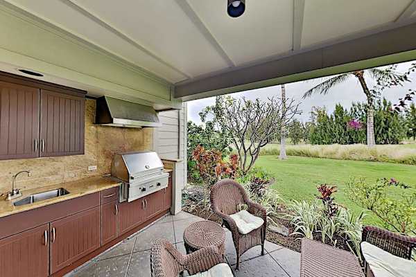 Private lanai with an outdoor kitchen for you use for all of the fresh fish you will catch while here.