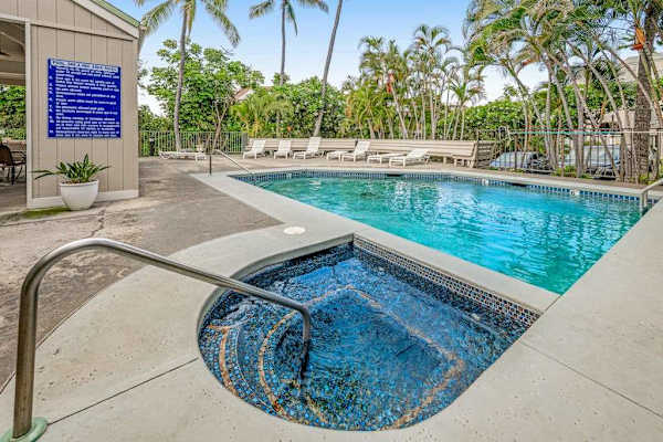 Resort Pool And Spa Oasis