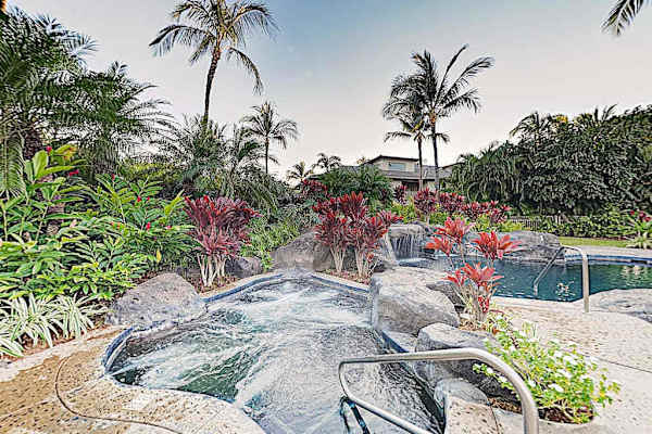 Palm Villas at Mauna Lani Community Hot Tub