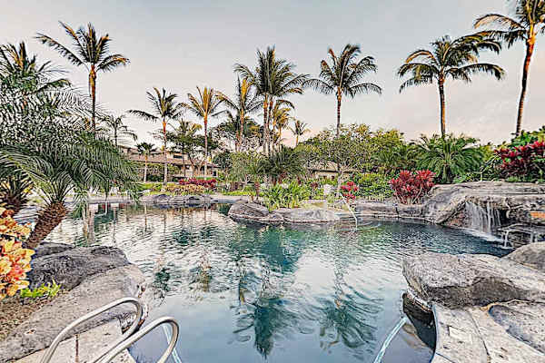 Palm Villas at Mauna Lani Community Pool