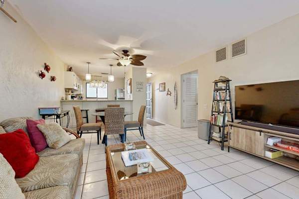 Open concept living/dining area 