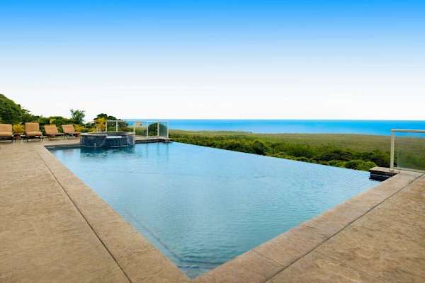 Oceanfront Infinity Pool & Sun Terrace