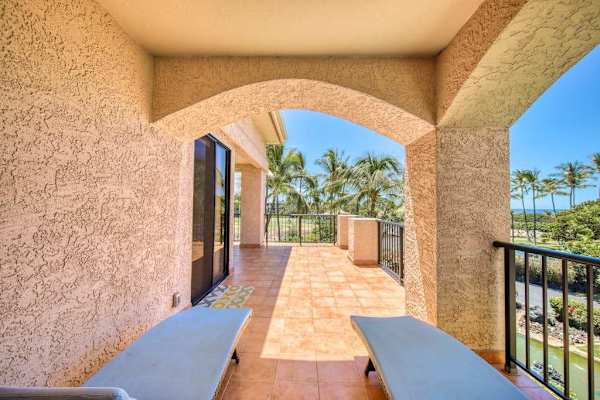 Grand Covered Lanai Made For Island Living