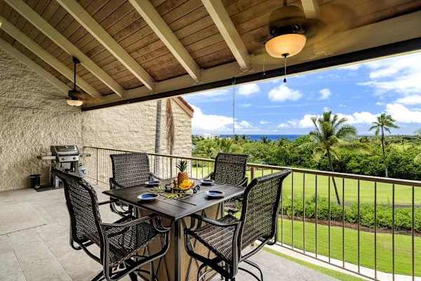 Private Balcony Lounge & BBQ Area