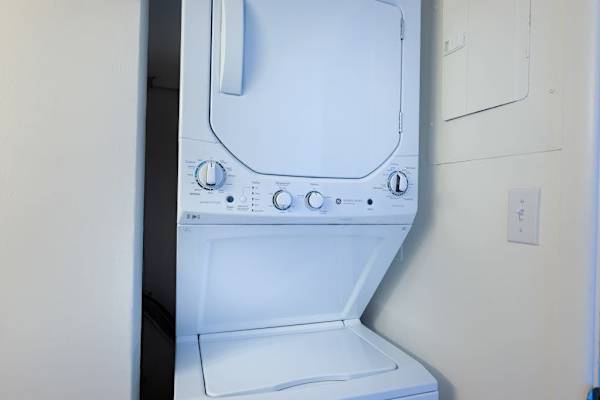 In-Unit Top-Load Washing Machine & Front-Load Clothes Dryer