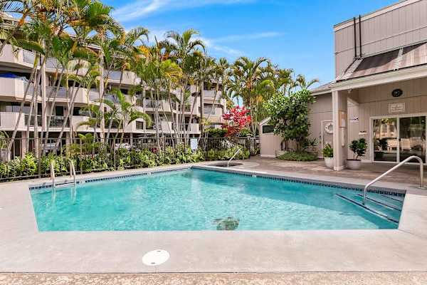 Resort Swimming Pool & Tropical Grounds