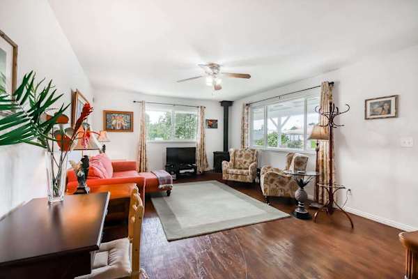 Bright Living Room With Comfortable Seating