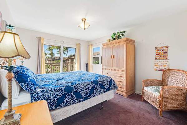 Master bedroom with king bed, flat screen tv, and your own private lanai.