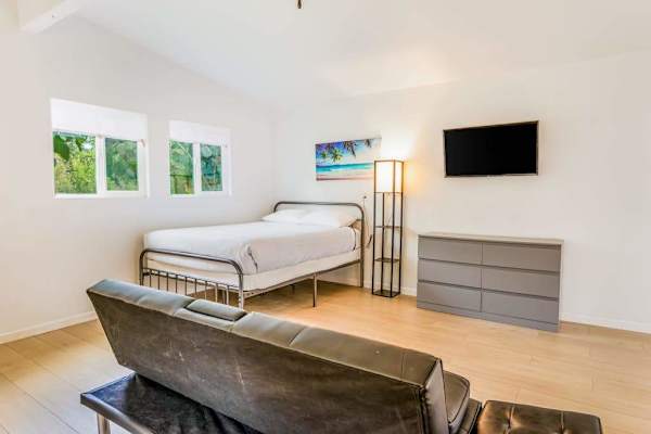 Open Studio With Comfortable Living Space