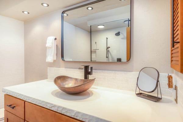 Bright Guest Bathroom With Elegant Finishes