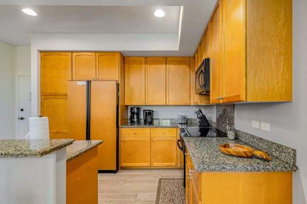 Fully Equipped Gourmet Kitchen