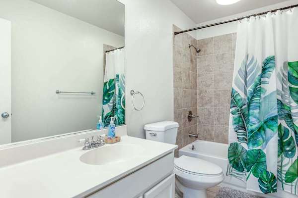 Clean Full Bathroom With Shower Tub
