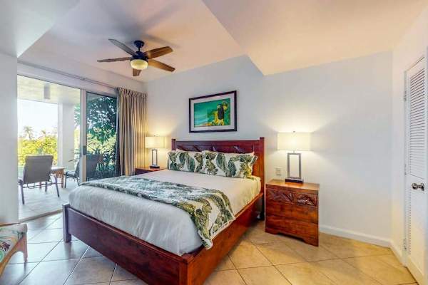 Peaceful Primary Suite With Lanai Access