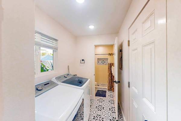 In-home washer and dryer let you pack light and enjoy the convenience of doing laundry during your stay.