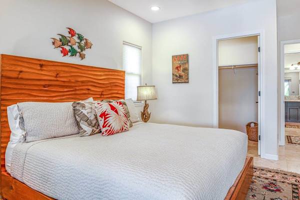 Cozy Guest Bedroom Retreat
