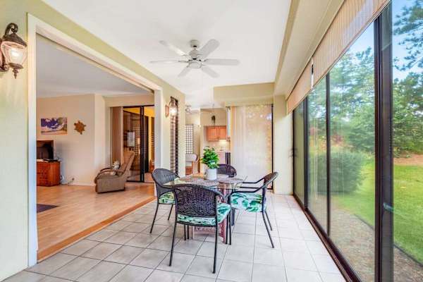 Screened Lanai Perfect For Outdoor Dining