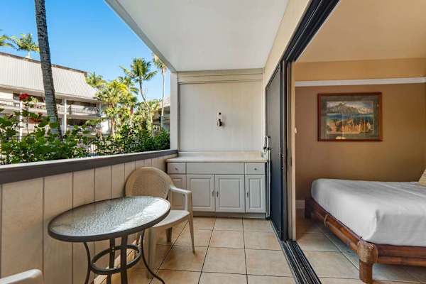Private lanai just steps from your bed - wake up in paradise. 