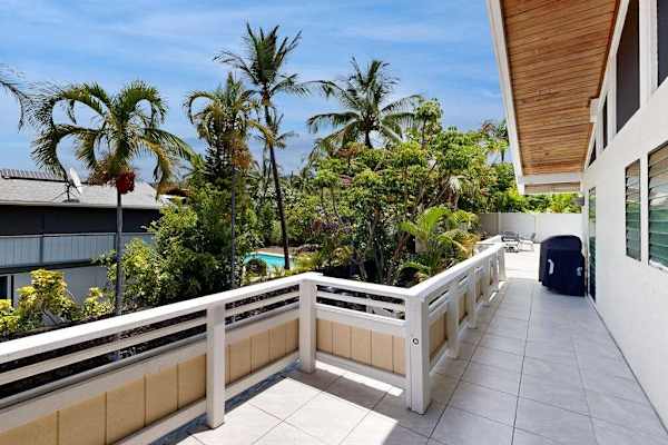 Private Driveway & Accessible Ramp Entry