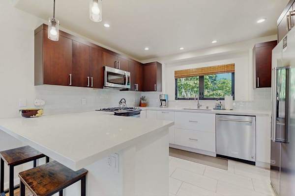 Chef's Kitchen With Sleek Modern Design