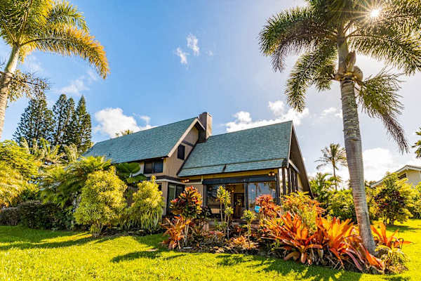 Charming Island Cottage Surrounded By Palms