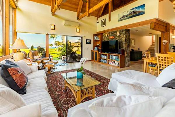 Open Concept Living With Tropical Charm