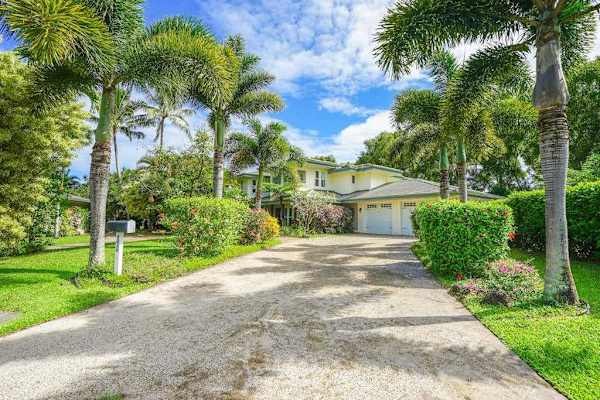 Arrive at your Hawaii Island Getaway 