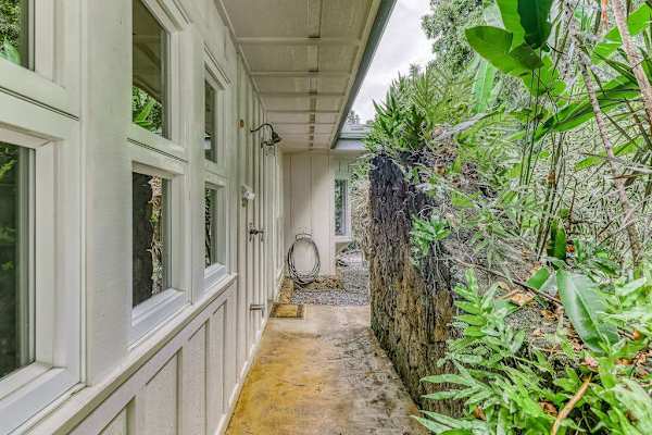Arrive at your Hawaii Island Getaway 