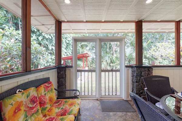 Plenty of seating on the lanai to relax and read a book or sit and dine.