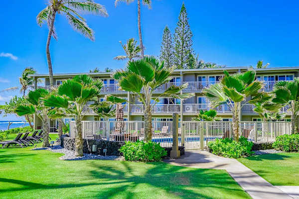 Feel the gentle trade winds while enjoying the backyard