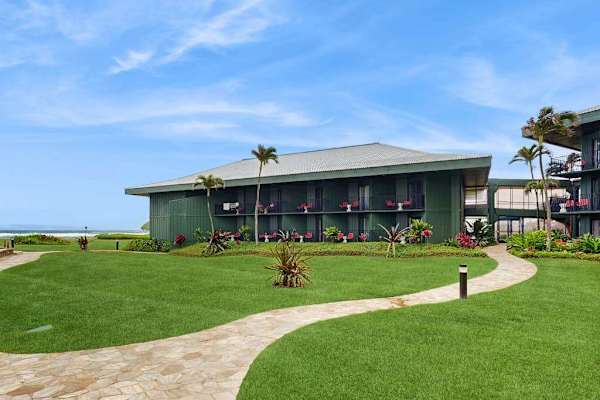 Spacious Green Lawn With Oceanfront Setting