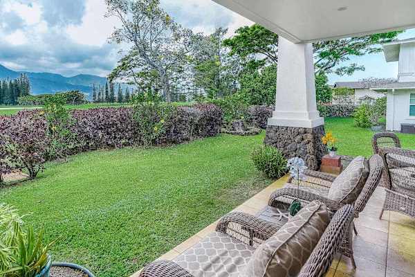 Unwind in a Lush Tropical Setting