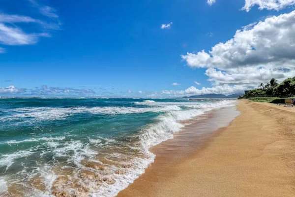 Direct Beach Access & Sandy Coastline View
