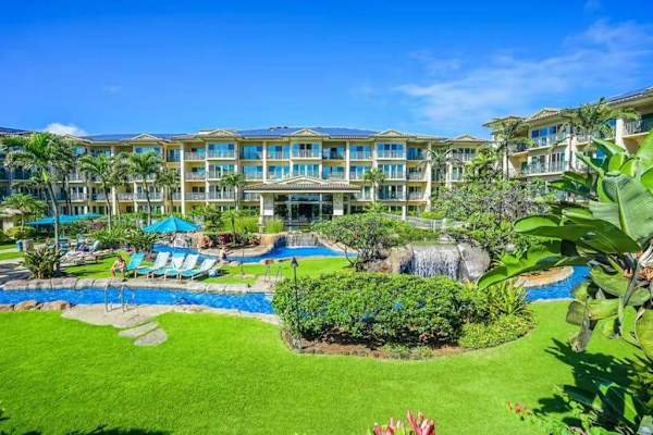 Resort Courtyard with Tropical Lawn & Pool Lagoon View