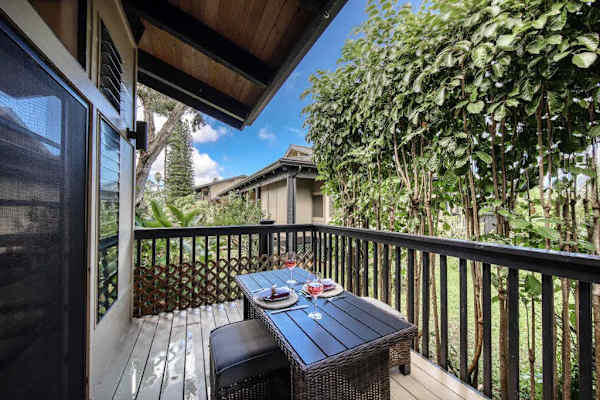 Private Covered Lanai with Outdoor Dining Table
